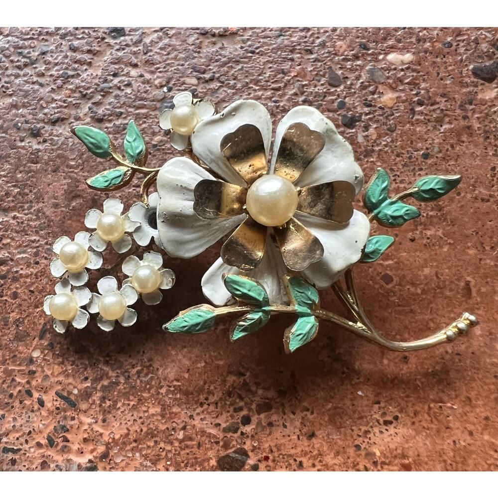 Vintage metal enamel faux pearl floral bouquet brooch pin MCM flower jewelry